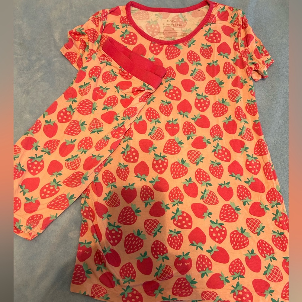 Little sleeping short sleeve/shorts set size 16